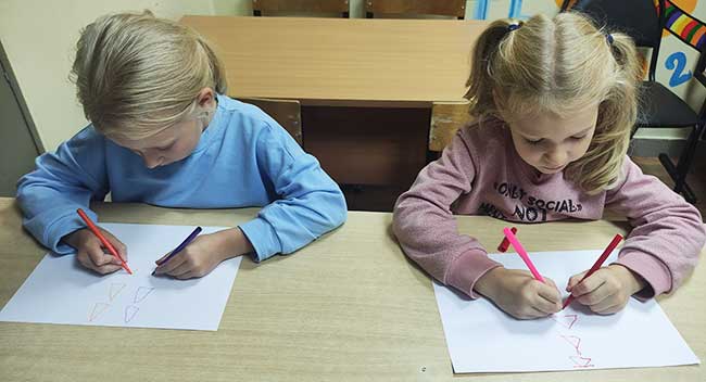 рисование обеими руками